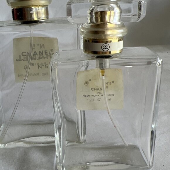2" x 2" AUTHENTIC CHANEL EMPTY BOTTLE COLLECTIBLE VINTAGE OLD - Picture 3 of 3